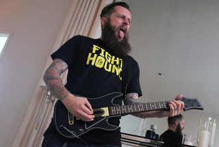 Illustration for article titled Guitar Hero TV Is A Music Video Channel You Can Play Along WithÂ